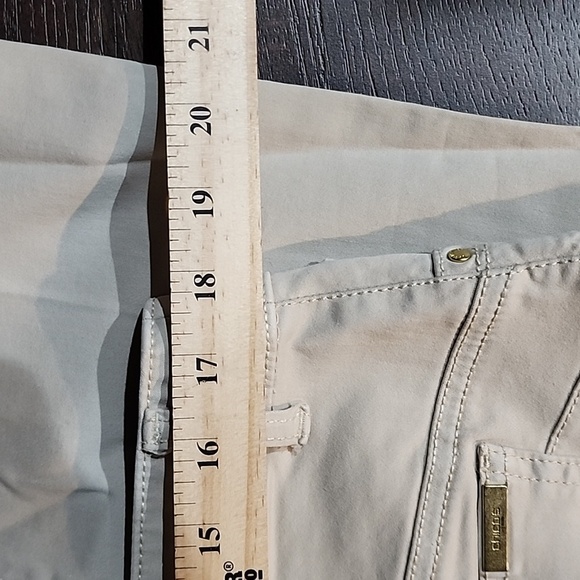 Chico’s So Lifting Crop capri  size 2  Cream - Picture 6 of 9